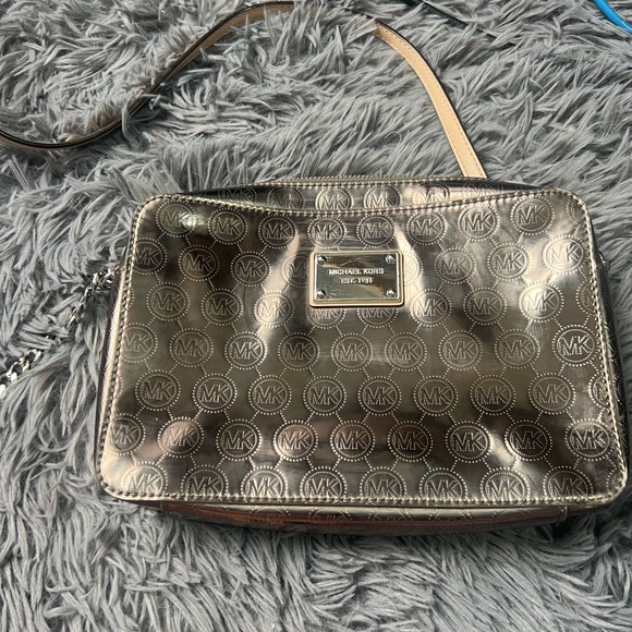 ⭐️Michael Kors Metallic Crossbody Bag - Picture 1 of 9
